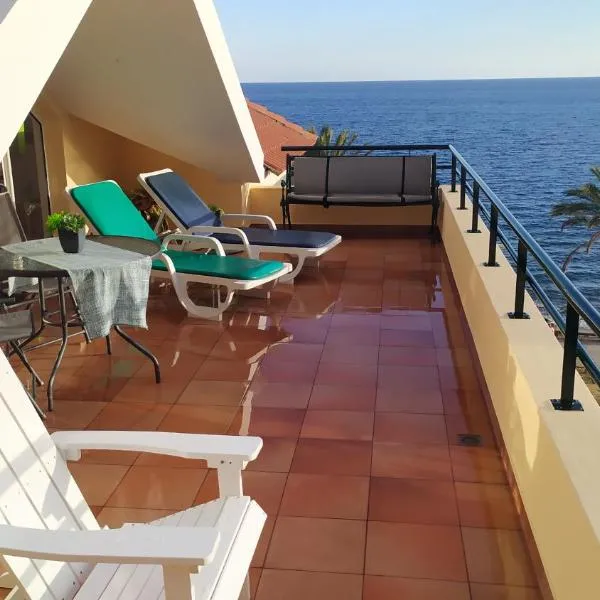 Penthouse Marina Sol，位于Madalena do Mar的酒店