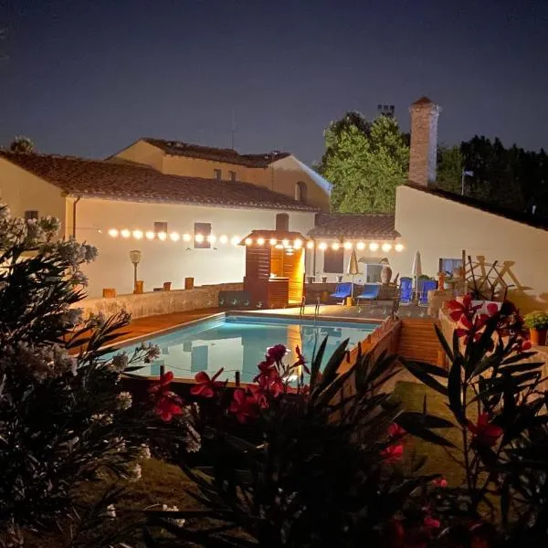 Motorrad-Hotel Toskana con piscina e giardino nel Chianti，位于蒙泰斯佩尔托利的酒店