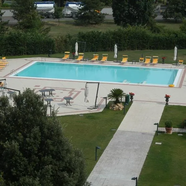 里帕维尔德公园酒店，位于Fondaccio的酒店