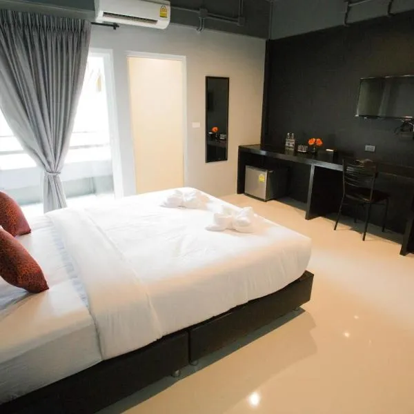 B-Black Hotel Chonburi，位于阿戈希拉的酒店