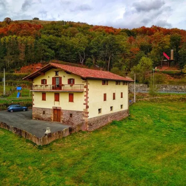 Casa rural Lakoizketa，位于Urrotz的酒店