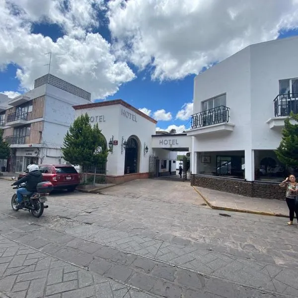 Hotel Zacatecas Courts，位于萨卡特卡斯的酒店