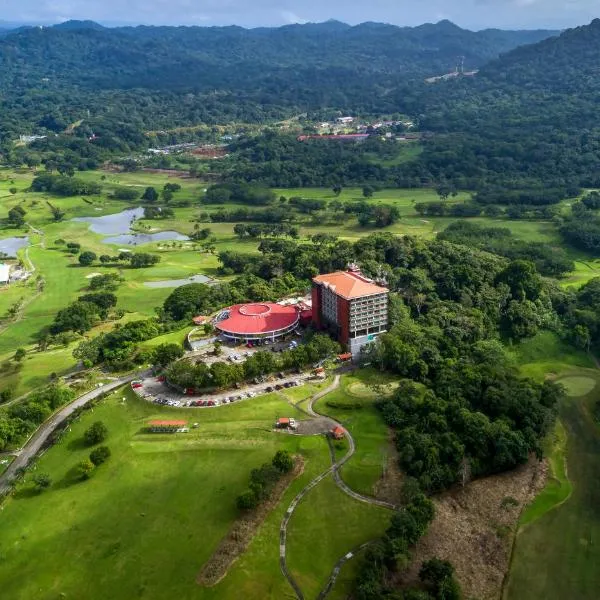 Summit Rainforest Golf Resort & All Inclusive，位于Bernardino的酒店