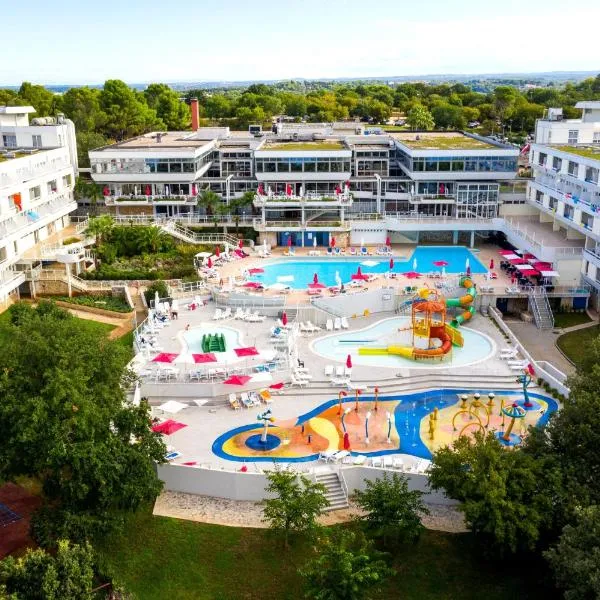 Hotel Delfin Plava Laguna，位于Fuškulin的酒店