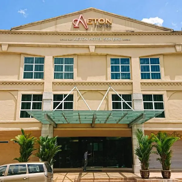 汝来阿顿酒店，位于Kampong Mahang的酒店