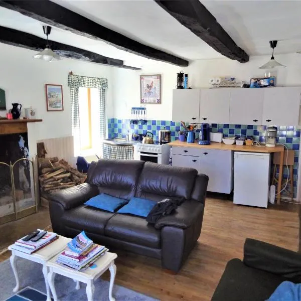 Maison cosy séjour découverte mer et campagne，位于Saint-Caradec-Trégomel的酒店