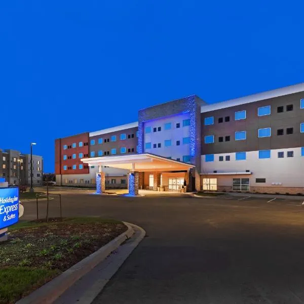 Holiday Inn Express & Suites - Lenexa - Overland Park Area, an IHG Hotel，位于雷内克萨的酒店