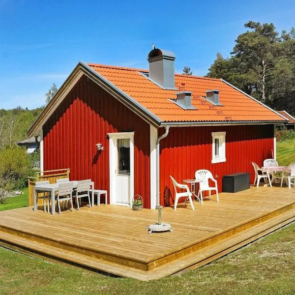 4 person holiday home in HEN N，位于Hälleviksstrand的酒店