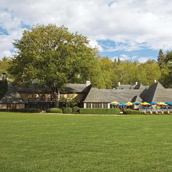 UCLA Lake Arrowhead Lodge，位于Blue Jay的酒店