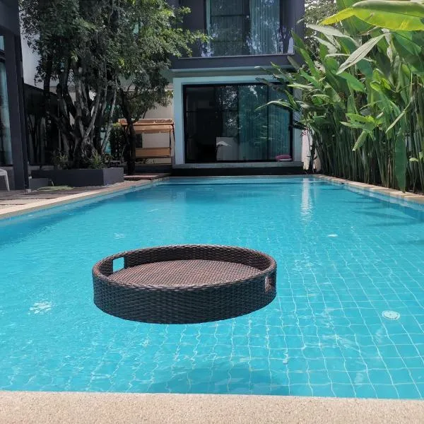 Vmoon villa chiangmai，位于杭东的酒店