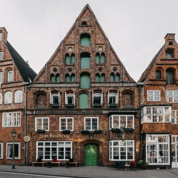 Hotel zum Heidkrug & Café Lil，位于Deutsch Evern的酒店
