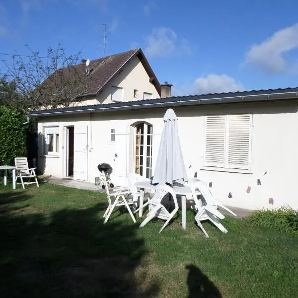 Studio-appartement à proximité d'une maison de Maître de 1904，位于阿格诺的酒店