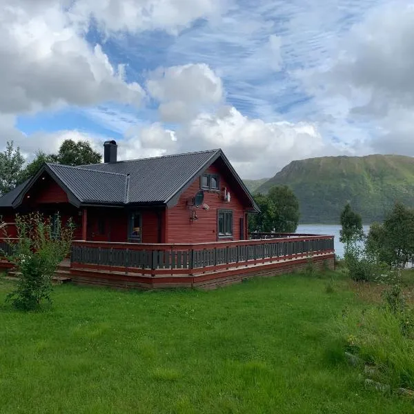 Lykkebo, Skjoldehamnveien 1151, Nygård, Andøy，位于Risøyhamn的酒店