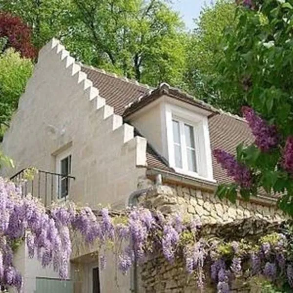 LES TERRASSES (centre de Pierrefonds)，位于皮埃尔丰的酒店