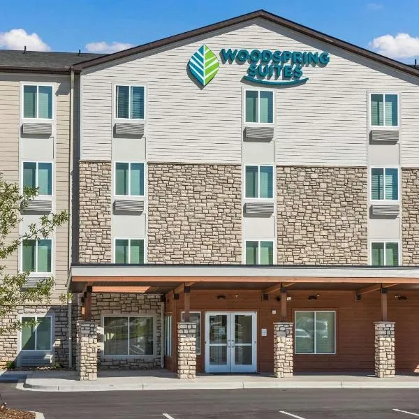 WoodSpring Suites Greenville Haywood Mall，位于格林维尔的酒店