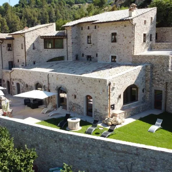 Torre Del Nera Albergo diffuso & Spa，位于Vallo di Nera的酒店