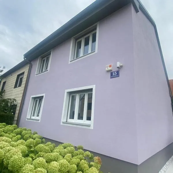 Einfamillienhaus，位于Rustenfeld的酒店
