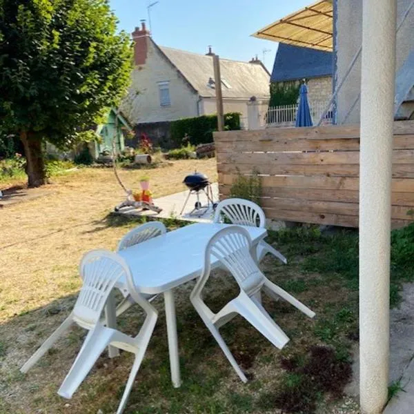 Maison d'une chambre avec jardin clos et wifi a Saint Patrice，位于Benais的酒店