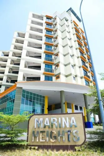 Marina Heights Seaview Resort Apartment II，位于卢穆特的酒店