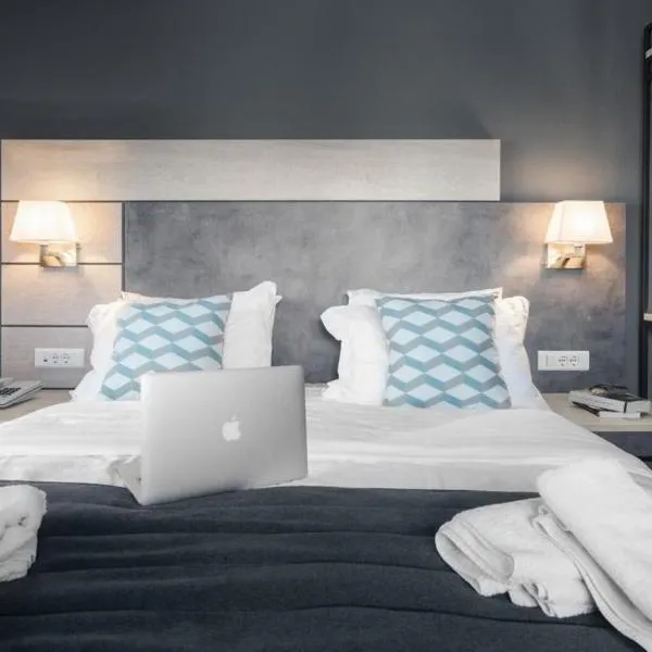 Meliton Inn Hotel & Suites by the beach，位于新马尔马拉斯的酒店
