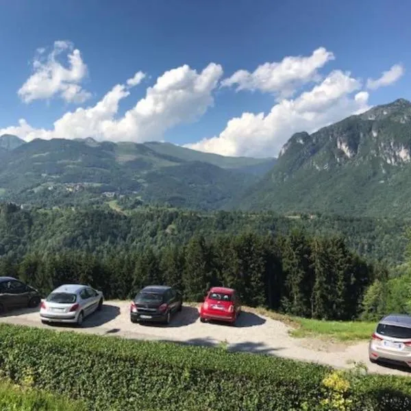 Val Taleggio nel verde x8 persone con camino e Wifi，位于Olda的酒店