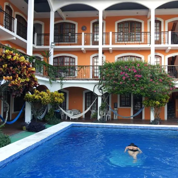 Don Luis Hostal - Sucursal Galeana - Tecolutla，位于特科卢特拉的酒店