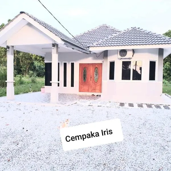 CEMPAKA IRIS HOMESTAY，位于Kampung Bota Kiri的酒店