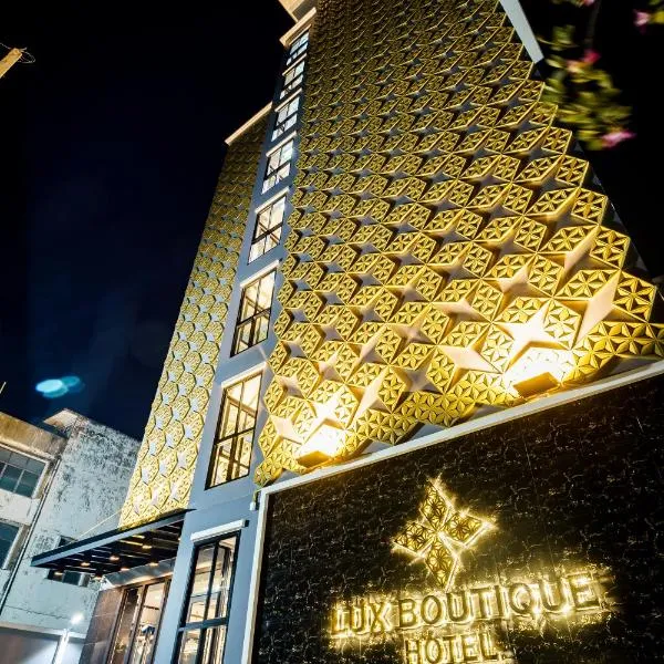 Lux Boutique Hotel，位于Ban Bang Bua Thong的酒店