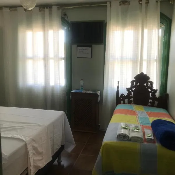 hospedagem quarto casa da waldir ,03，位于戈亚斯的酒店