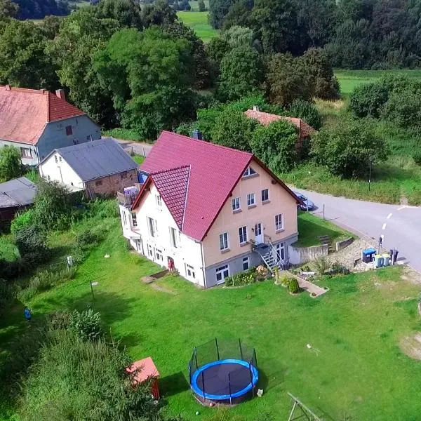 Großzügige Wohnung in Mecklenburg zwischen Wald und Seen，位于滨湖克拉科的酒店