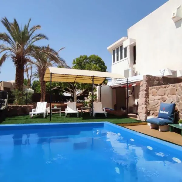 Guest House "Villa Klara Eilat" Heated pool and sauna all year round，位于埃拉特的酒店