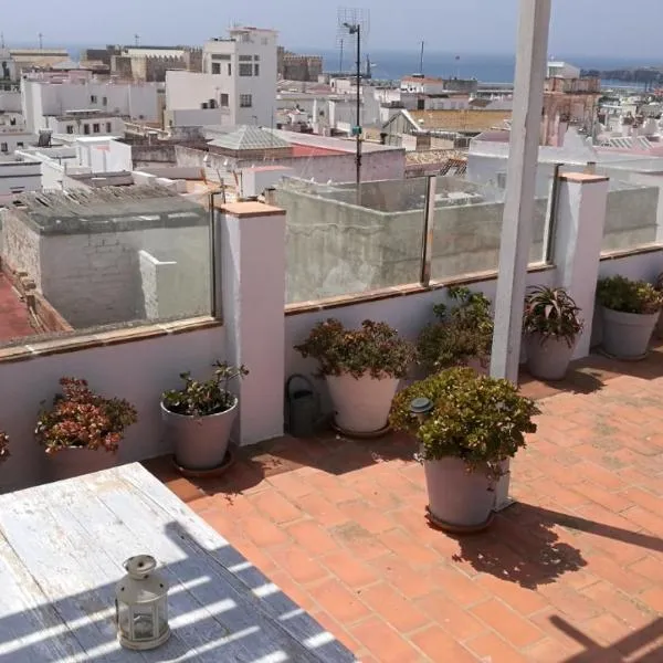 Apartamento con espectaculares vistas!，位于塔里法的酒店