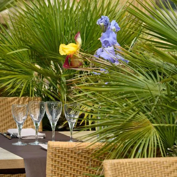 Logis Hôtel & Restaurant Le Pardaillan，位于Gondrin的酒店