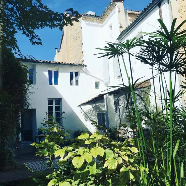 MAISON MATEJEWSKI chambre d'hôtes avec jardin，位于Cartelègue的酒店