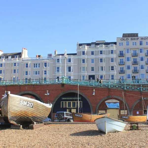 The Old Ship Hotel，位于布莱顿霍夫的酒店