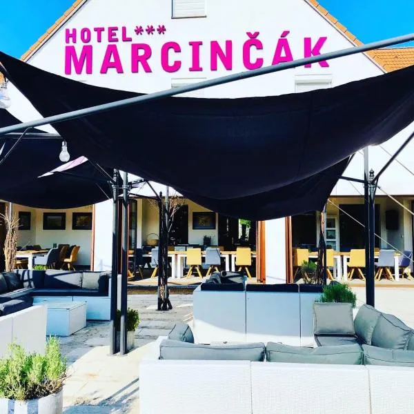 Hotel Marcincak***，位于Milovice的酒店