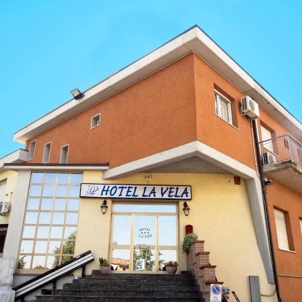 Hotel La Vela，位于Castelnuovo Rangone的酒店