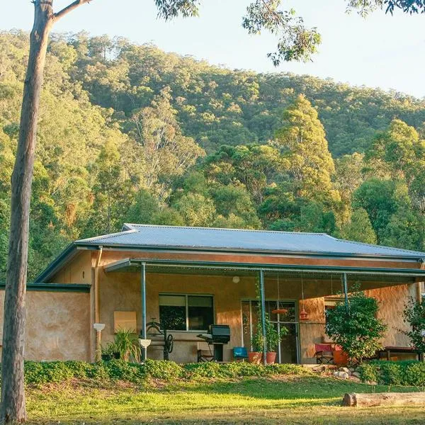 Lyrebird Studio in the Watagans，位于沃洛比的酒店