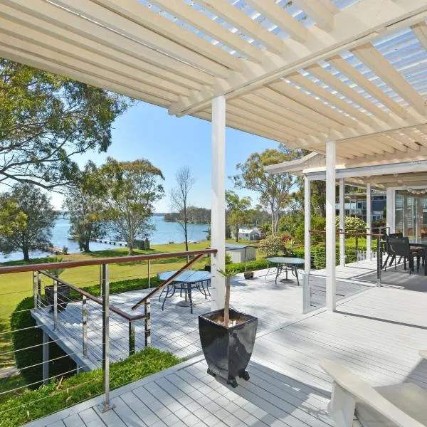 Lake Macquaries' Edgewater Escape at Morisset Memories，位于Budgewoi的酒店