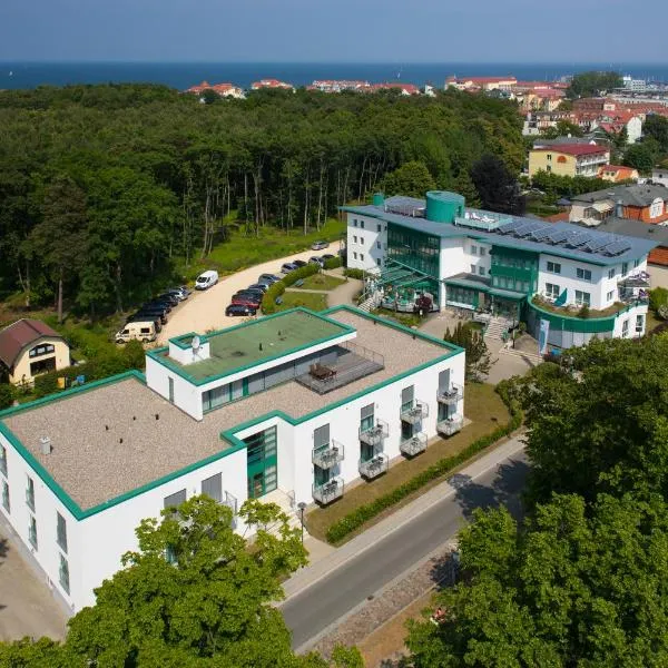 Parkhotel IV Jahreszeiten Kühlungsborn，位于奥斯赛拜-屈隆斯博恩的酒店