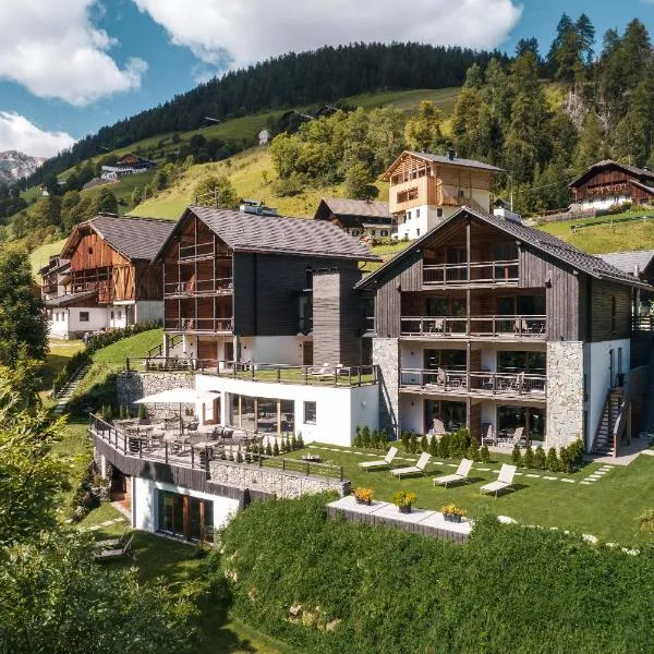 Les Dolomites Mountain Lodges，位于圣马蒂诺-因巴迪亚的酒店