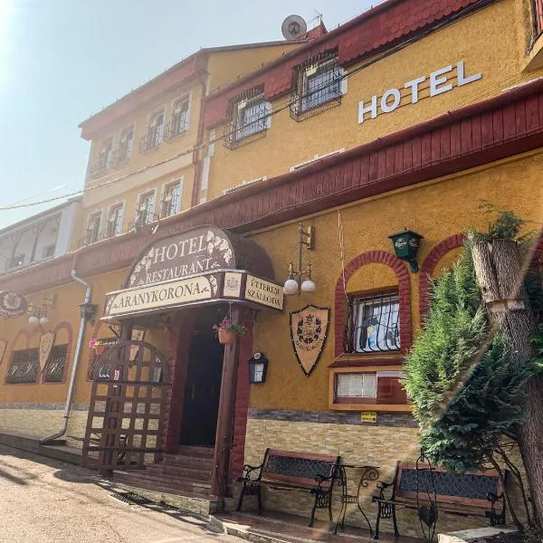 Aranykorona Hotel，位于Szikszó的酒店