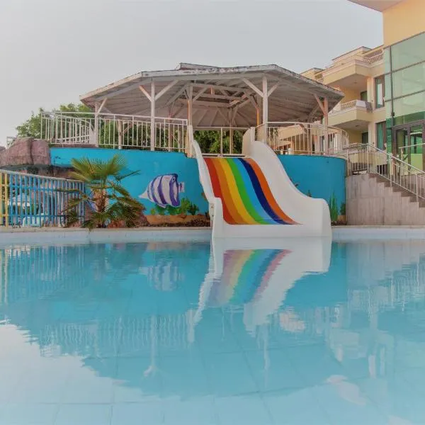 Hotel Perla Beach Club - All Inclusive，位于Yasna Polyana的酒店