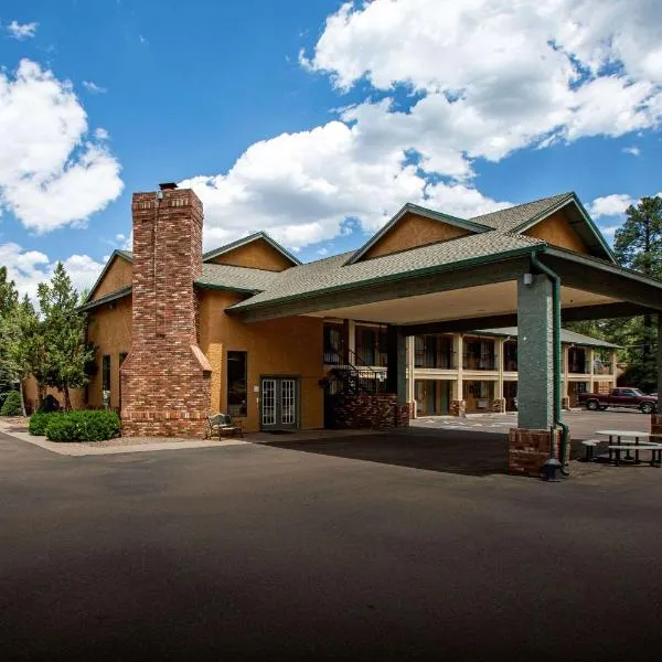 Quality Inn Pinetop Lakeside，位于派托普湖畔的酒店