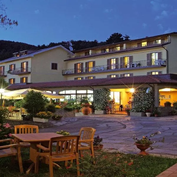 贝尔维德酒店，位于Camporgiano的酒店