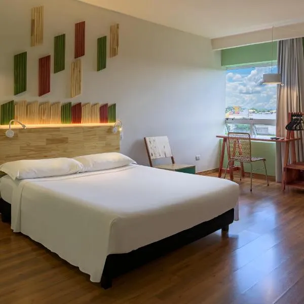 Hotel Nacional Inn Curitiba Santa Felicidade,位于库里提巴的酒店