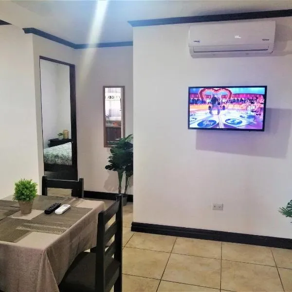 Kubo Apartment Private 2 Bedrooms 5 mins SJO Airport with AC，位于格雷西亚的酒店