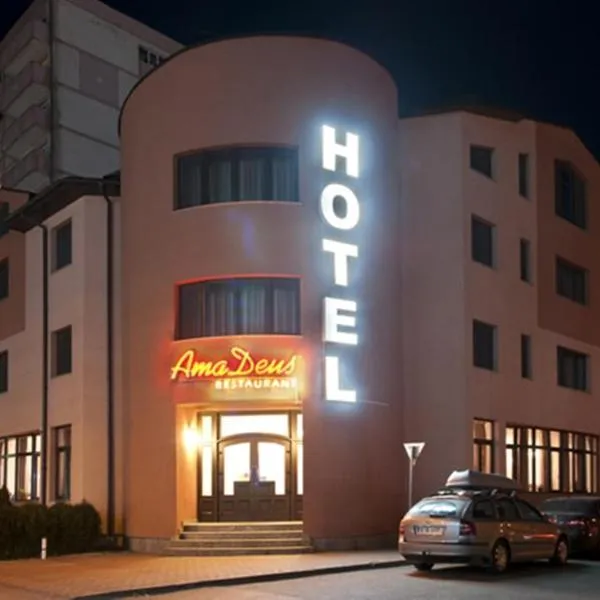 Hotel AmaDeus，位于Odobeşti的酒店