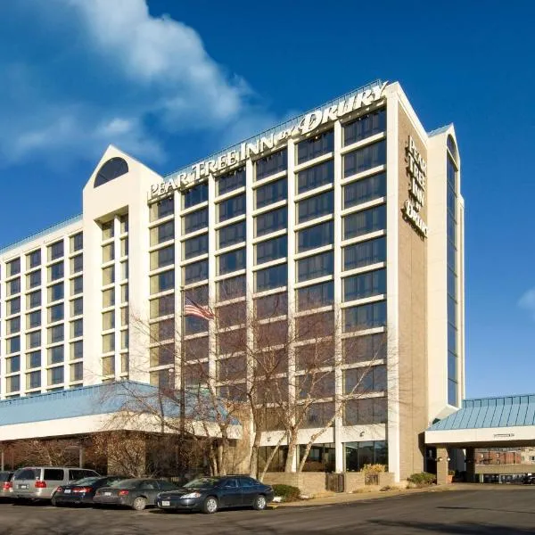 圣路易斯联合站附近梨树酒店，位于Granite City的酒店
