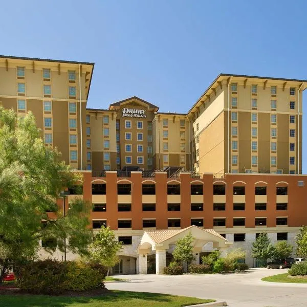 Drury Inn & Suites San Antonio Near La Cantera，位于Dominion的酒店